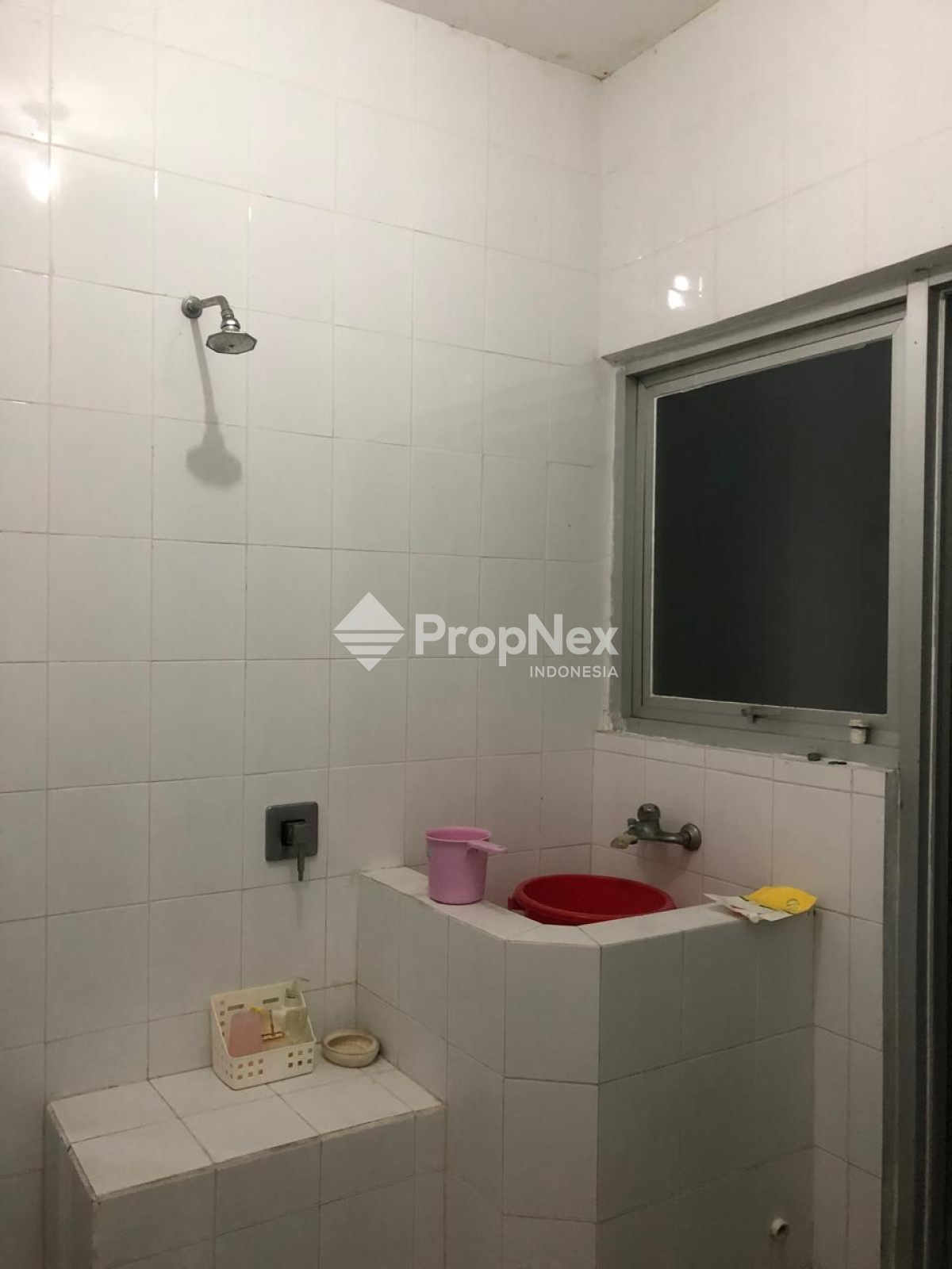 KUPANG INDAH,  Rumah Bangunan Lama perlu renovasi, Lokasi Strategis — foto 5